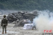 在线排盘西藏军区某部高原峡谷实弹射击 锤炼实战能力