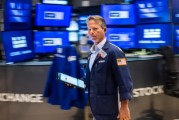 在线排盘尾盘：美股小幅上扬 标普指数上涨约0.3%
